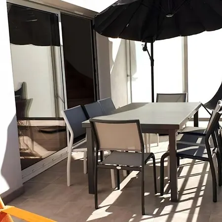 Appart. 3 Chambres Avec Vue Sur Les Champs. Apartment *